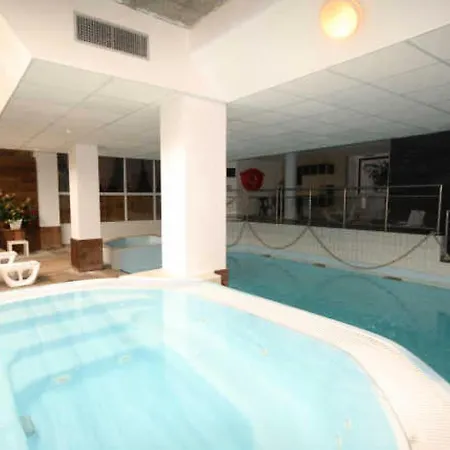 Le - Piscine 3 - Pour 4 Personnes Mae-8704